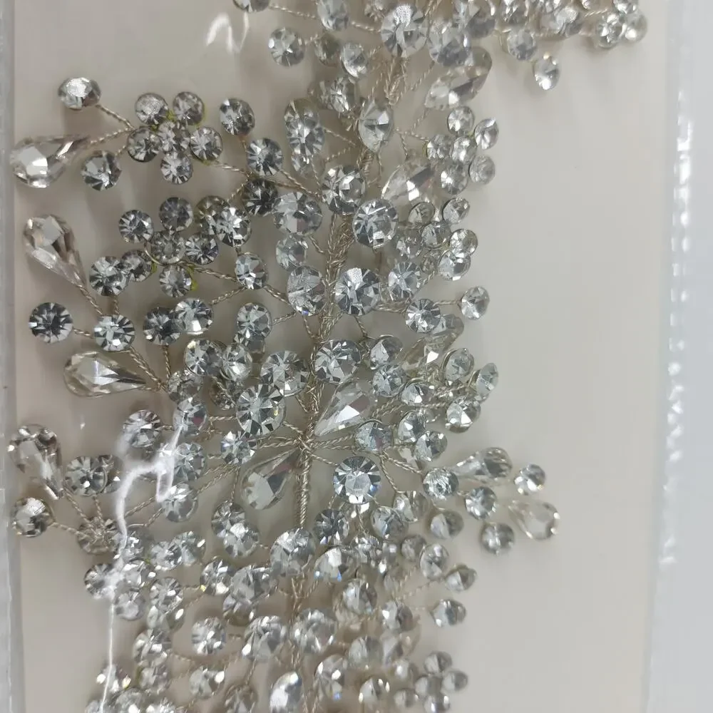 Unbranded wedding headband